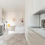 Apartamento Guesthost - Comfy Near Pasteur M1 *