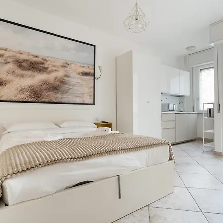 Apartman Guesthost - Comfy Near Pasteur M1 Milánó