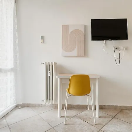 Guesthost - Comfy Near Pasteur M1 Apartment