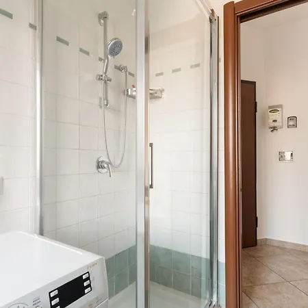 Guesthost - Comfy Near Pasteur M1 Milano