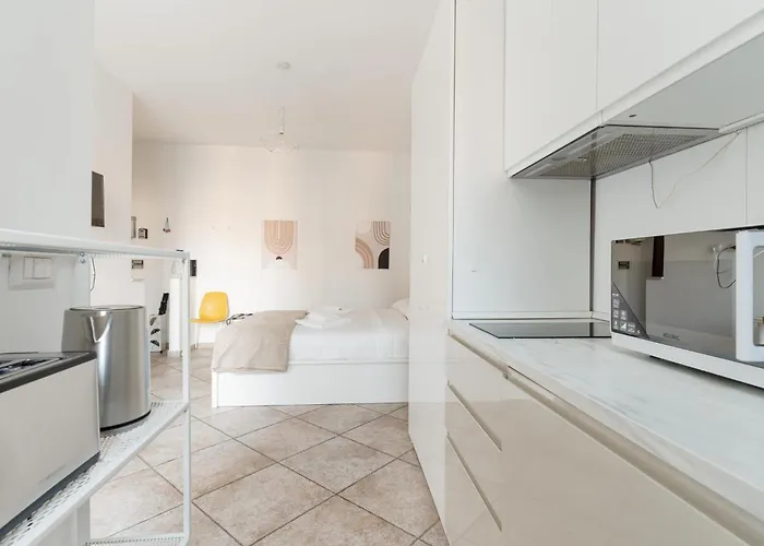 Apartment Guesthost - Comfy Near Pasteur M1 *